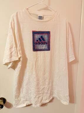 Vintage 90s Adidas Center Chest Logo Graphic T-Shirt Made In USA